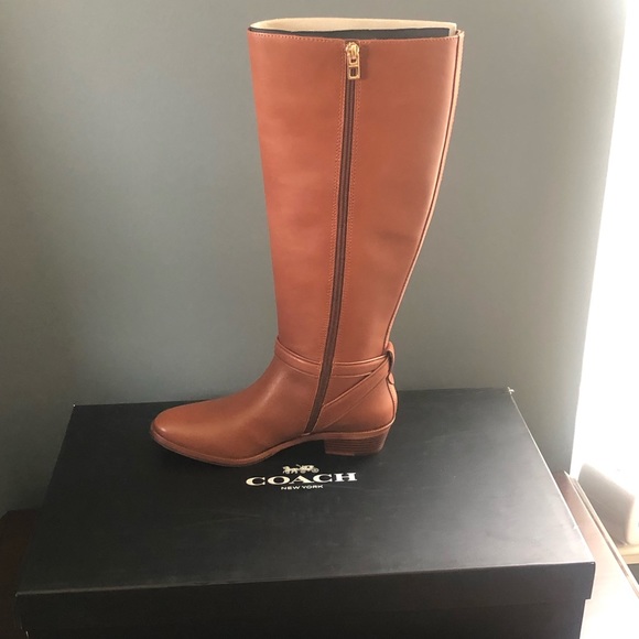 Boots - Picture 3 of 3